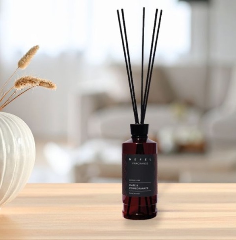 Dyfuzor zapachowy z patyczkami NEFÉL FRAGRANCE DATE & POMEGRANATE REED DIFFUSER 480ml Interchem Italia