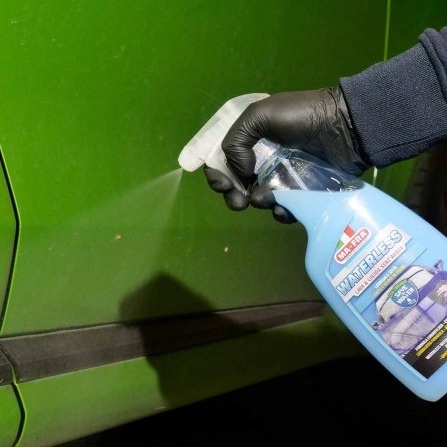 Mycie i nabłyszczanie samochodu bez użycia wody WATERLESS 4,5l Mafra