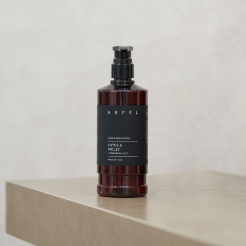 Balsam do rąk i ciała Lotos i Fiołek NEFÉL HAND & BODY LOTION LOTUS & VIOLET 480ml Interchem Italia