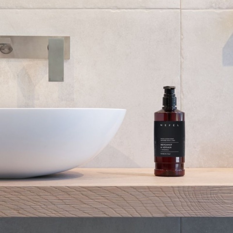 Mydło do twarzy i rąk Bergamotka i Werbena NEFÉL FACE & HAND SOAP BERGAMOT & VERVAIN 480ml Interchem Italia