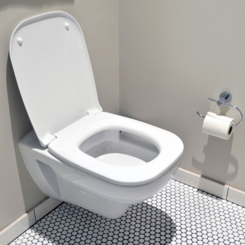 Środek do czyszczenia i odkamieniania toalet UNI5 WC IGIENIZZANTE 750ml Interchem Italia