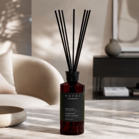 Dyfuzor zapachowy z patyczkami NEFÉL FRAGRANCE GARDENIA & SWEET ORANGE REED DIFFUSER 480ml Interchem Italia