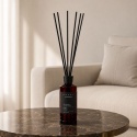 Dyfuzor zapachowy z patyczkami NEFÉL FRAGRANCE OUD & SUEDE REED DIFFUSER 480ml Interchem Italia